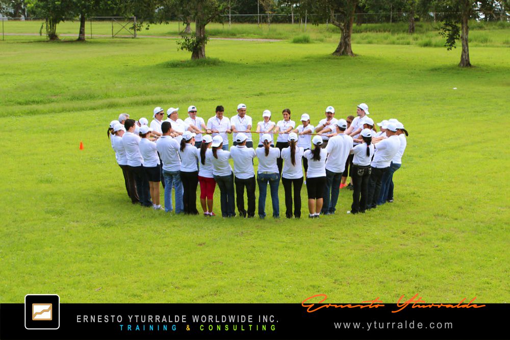 Team Building LATAM con actividades vivenciales que fortalecen la integración y el liderazgo compartido