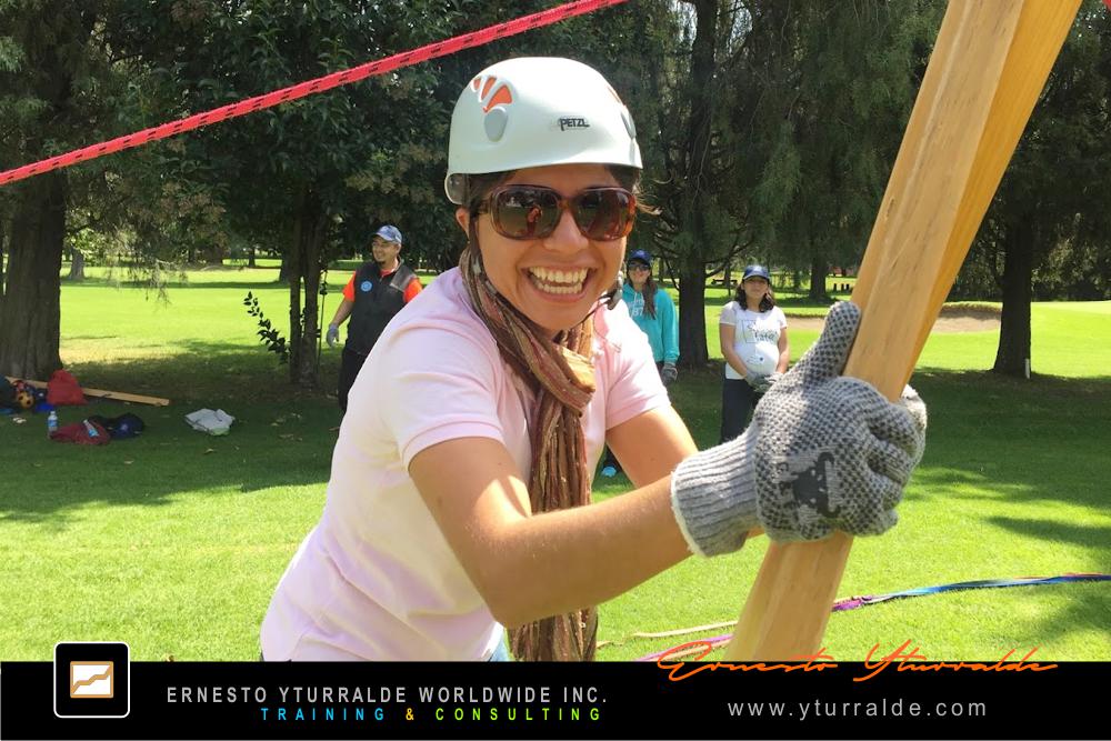 Team Building LATAM con ejercicios vivenciales para potenciar la cohesión de equipo