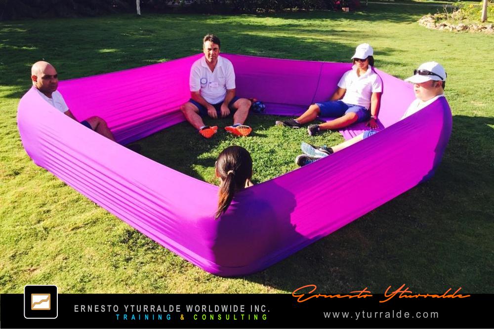 Team Building LATAM con talleres experienciales para promover la sinergia y el propósito común