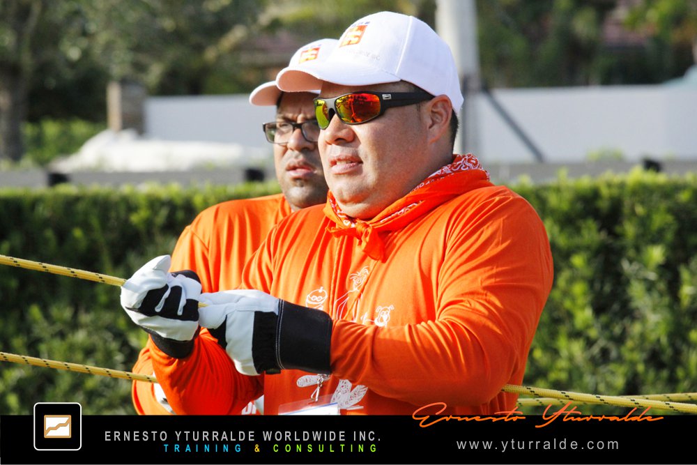 Team Building LATAM con talleres de Cuerdas Bajas para desarrollar cohesión y propósito compartido